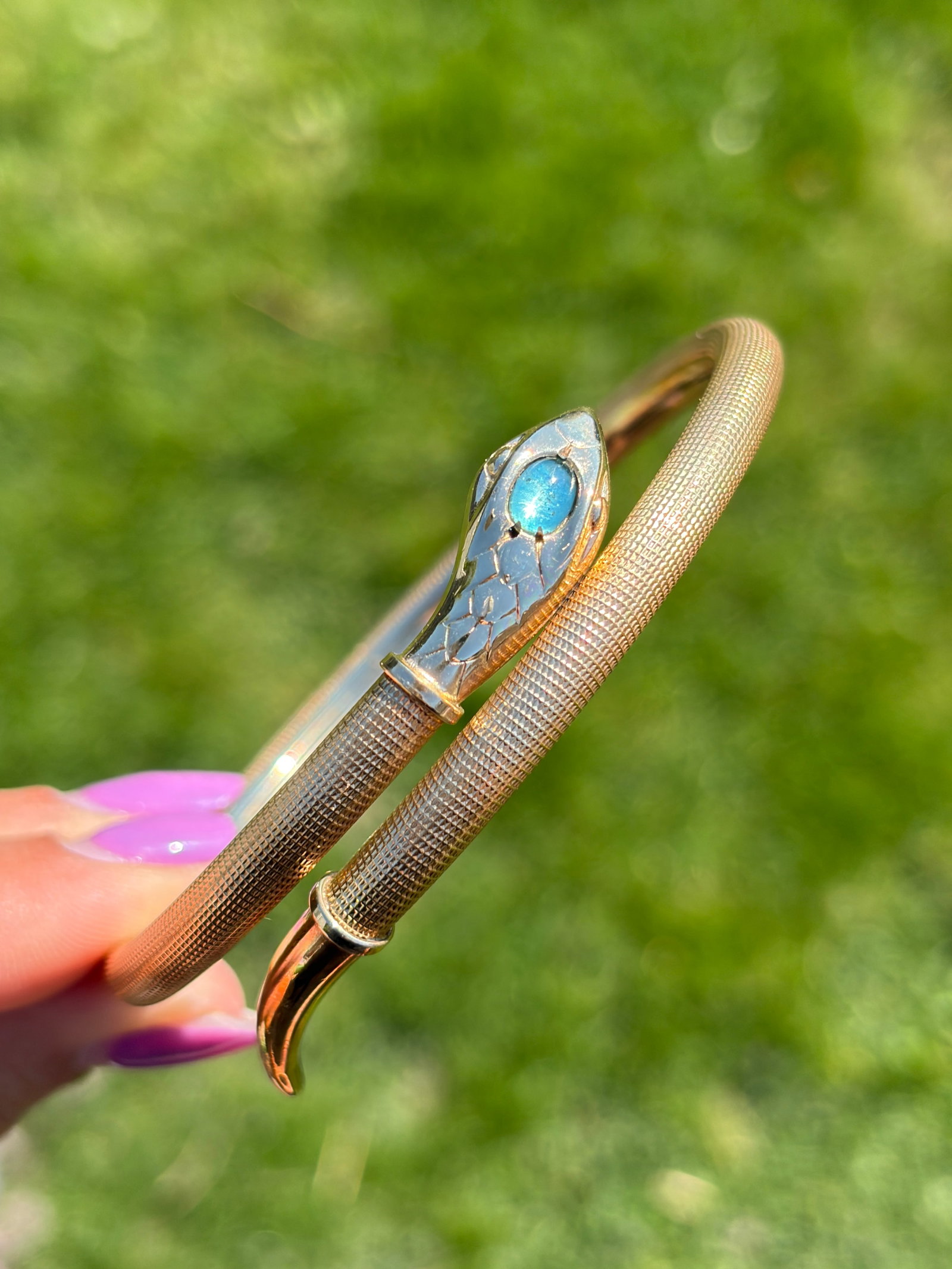 VINTAGE COILED SNAKE BANGLE WITH BLUE FOILED PASTE HEAD IN ROLLED GOLD - 5