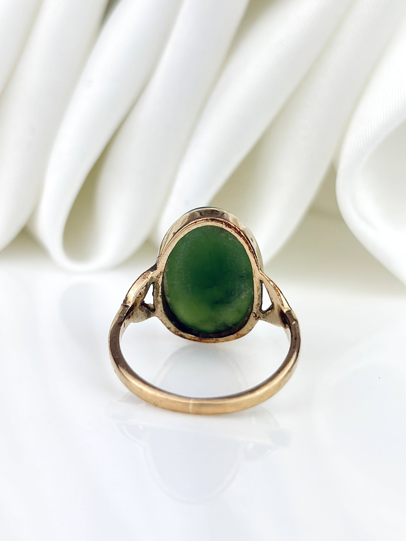 Vintage 9ct Yellow Gold Green Agate Ring with Split Shoulders - 3
