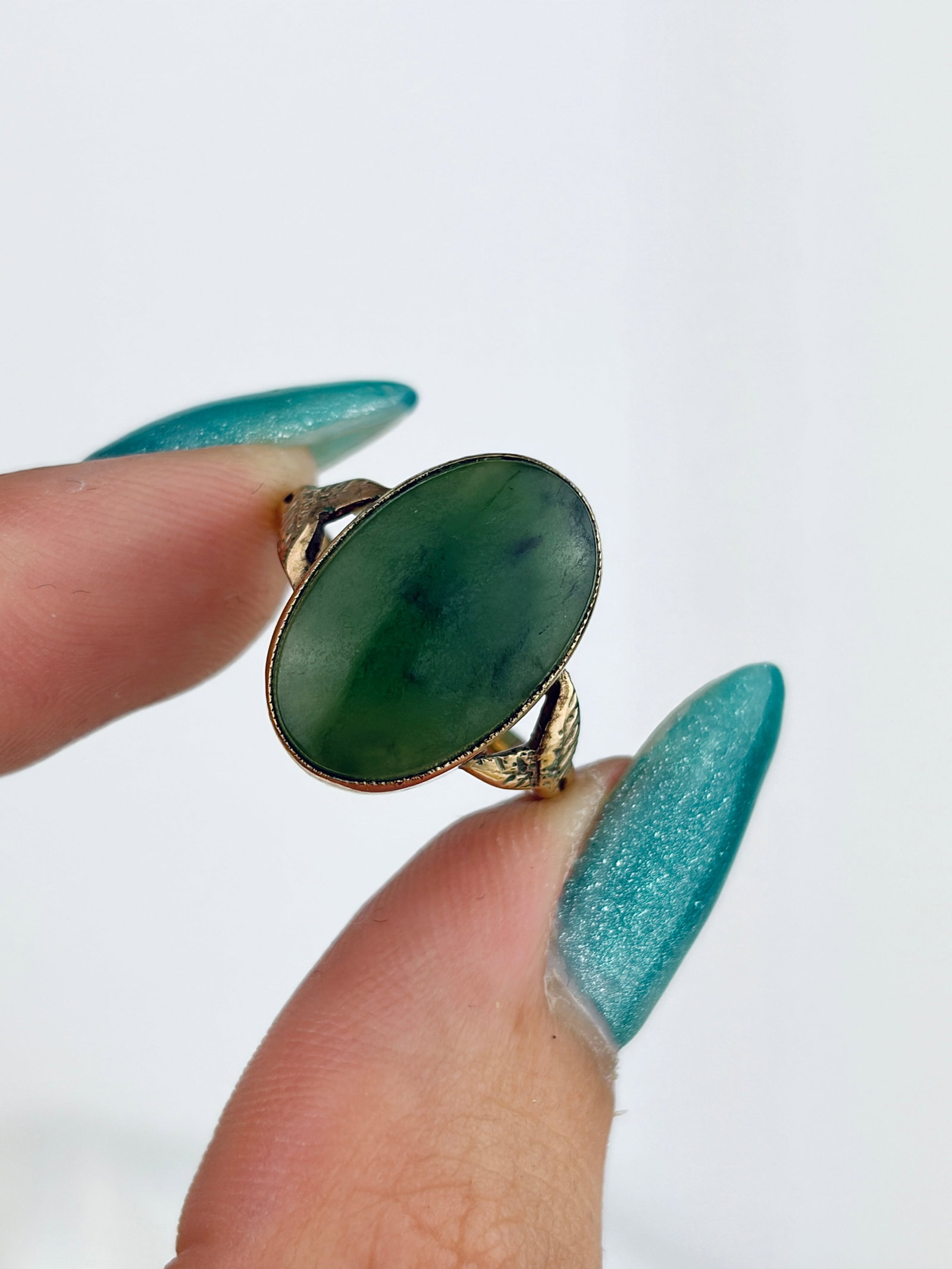 Vintage 9ct Yellow Gold Green Agate Ring with Split Shoulders - 5