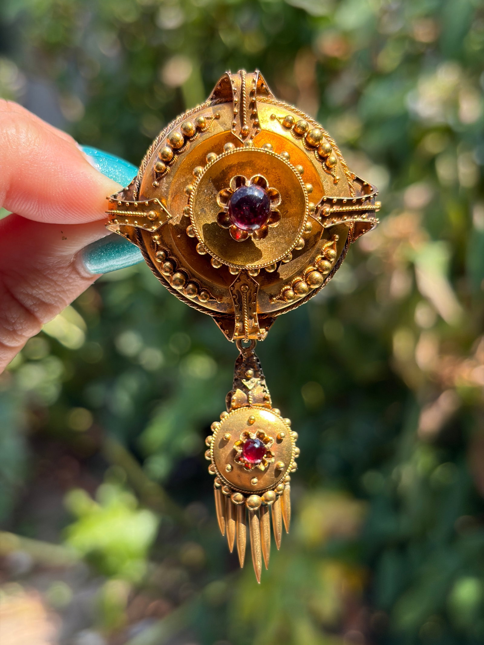 Antique Victorian 18ct Yellow Gold Etruscan Revival Cabochon Garnet and Tassel Brooch in Box - 9