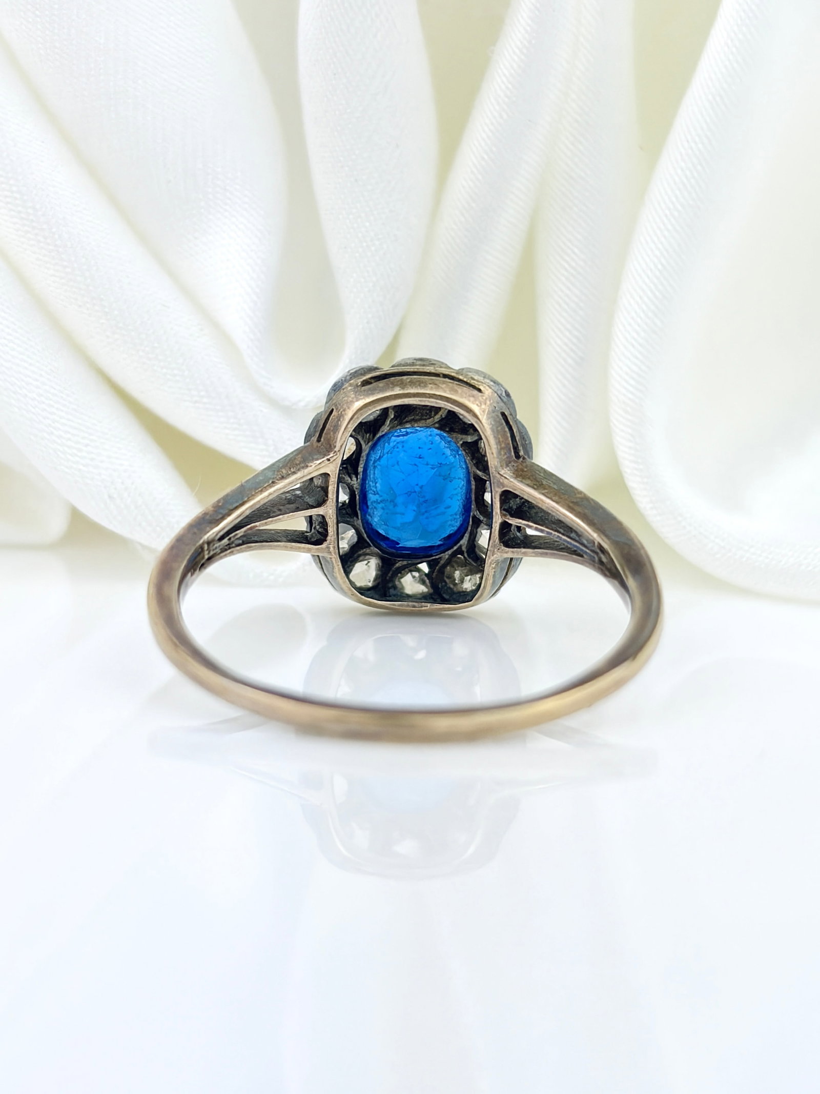 ANTIQUE GOLD AND SILVER ROSE CUT DIAMOND AND BLUE PASTE HALO RING - 3