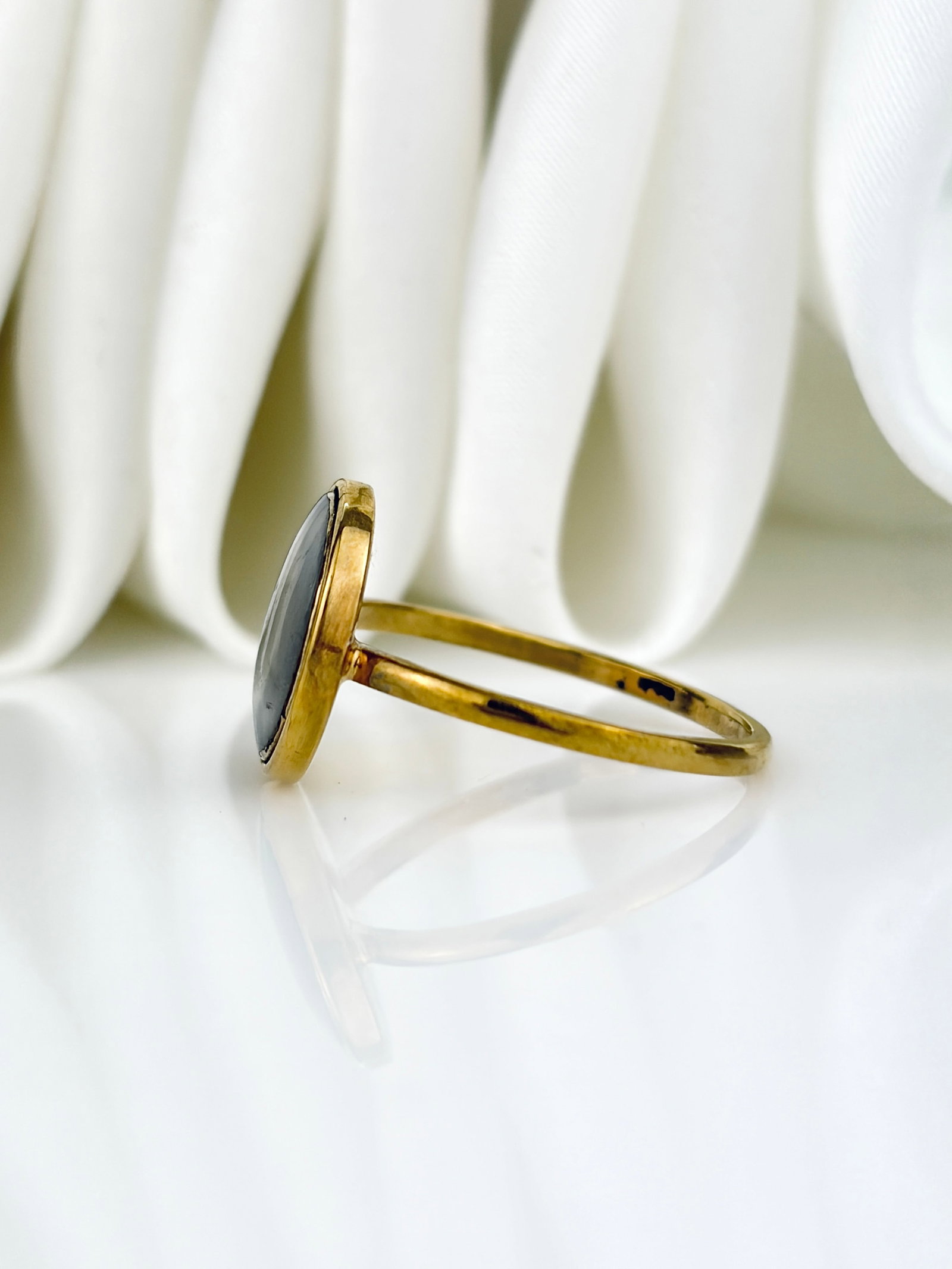 Antique 18ct Yellow Gold Locket Front Ring - 2