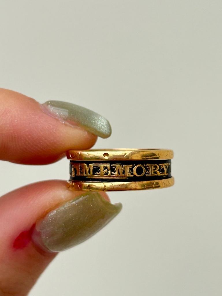 Wide Antique 18ct Yellow Gold Black Enamel Mourning Band Ring in Antique Box - 6