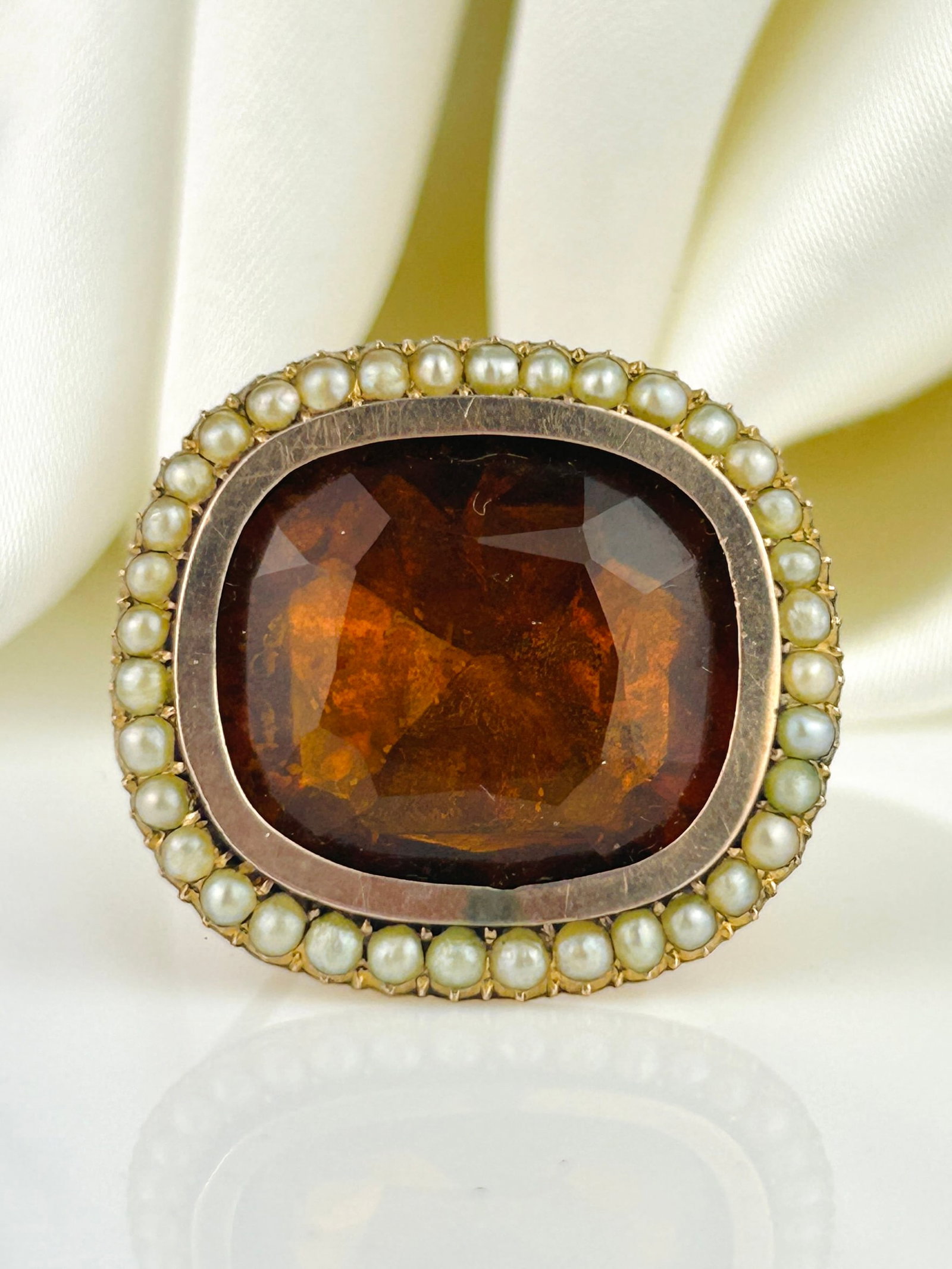 Antique Foiled Back Yellow Paste and Pearl Brooch in Gold - 2