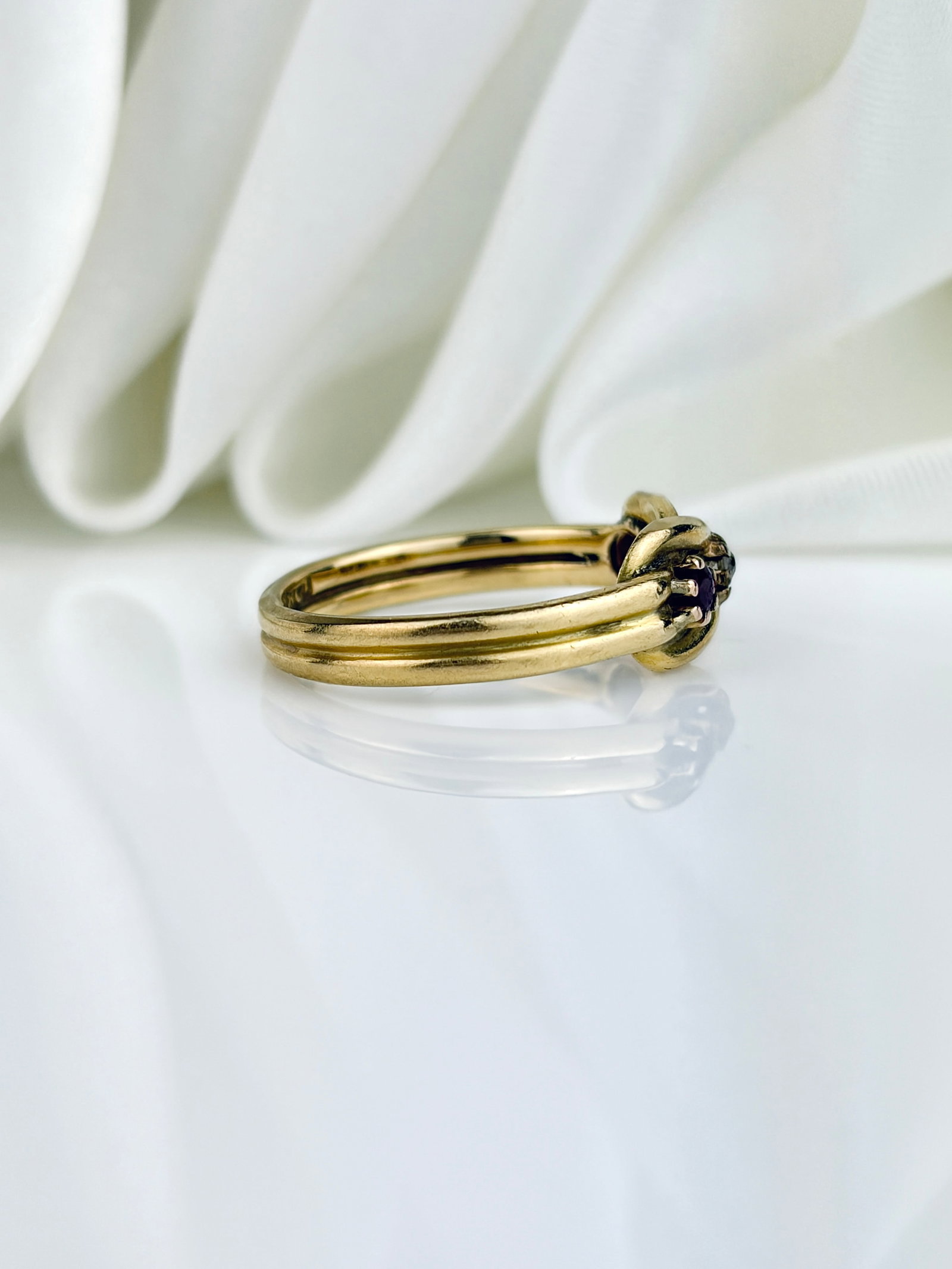 Heavy Antique 18ct Yellow Gold Ruby And Diamond 3 Stone Twist Ring - 2