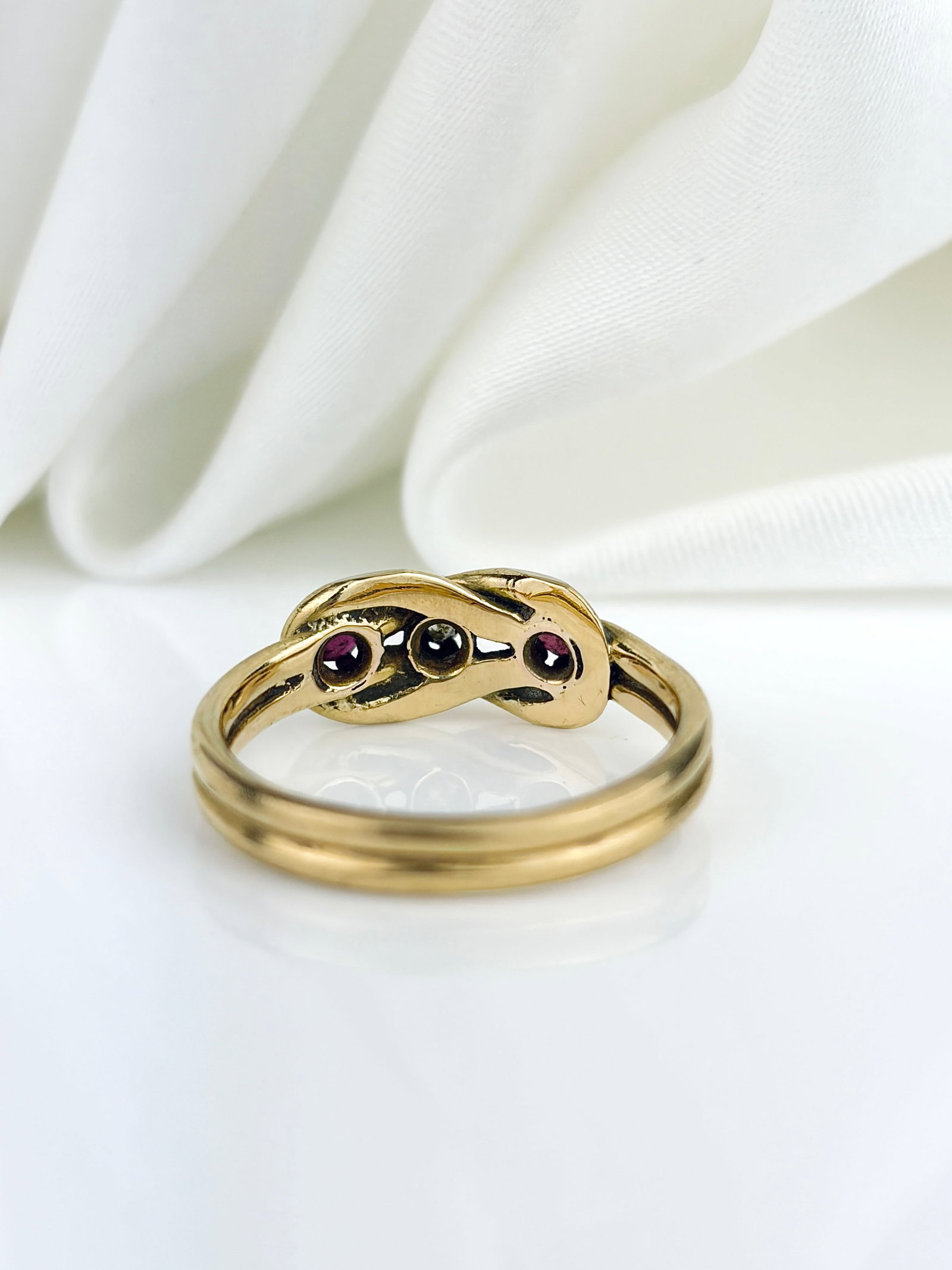 Heavy Antique 18ct Yellow Gold Ruby And Diamond 3 Stone Twist Ring - 3