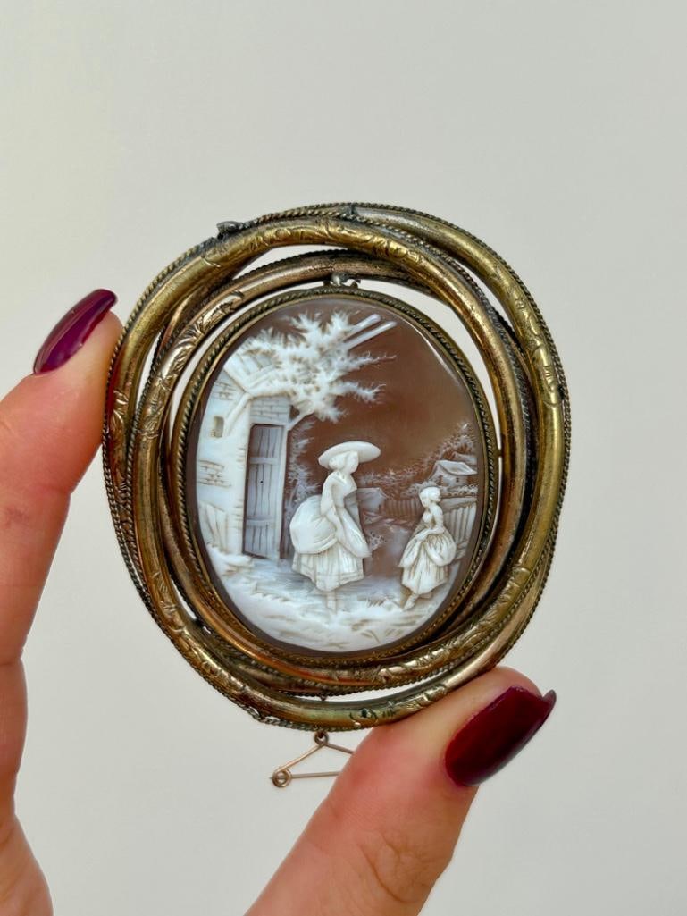 Large Antique Spinning Cameo Brooch (1 of 4)