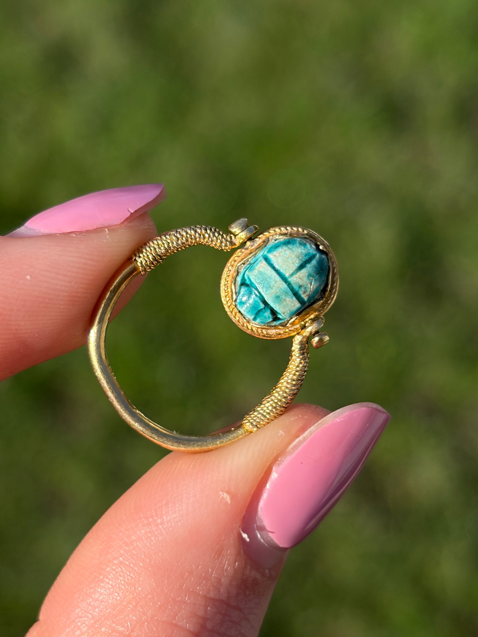 ANTIQUE EGYPTIAN REVIVAL SCARAB SWIVEL RING IN 18CT GOLD - 4
