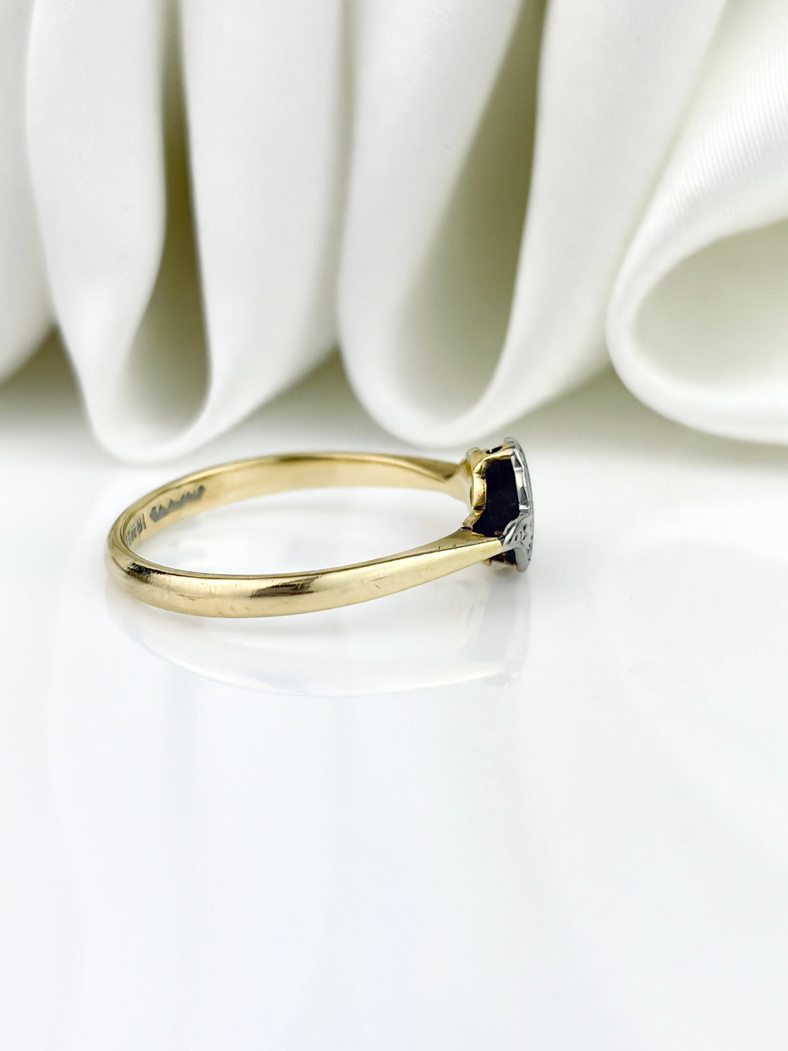 ANTIQUE ART DECO 18CT GOLD AND PLATINUM DIAMOND STAR SET RING - 2