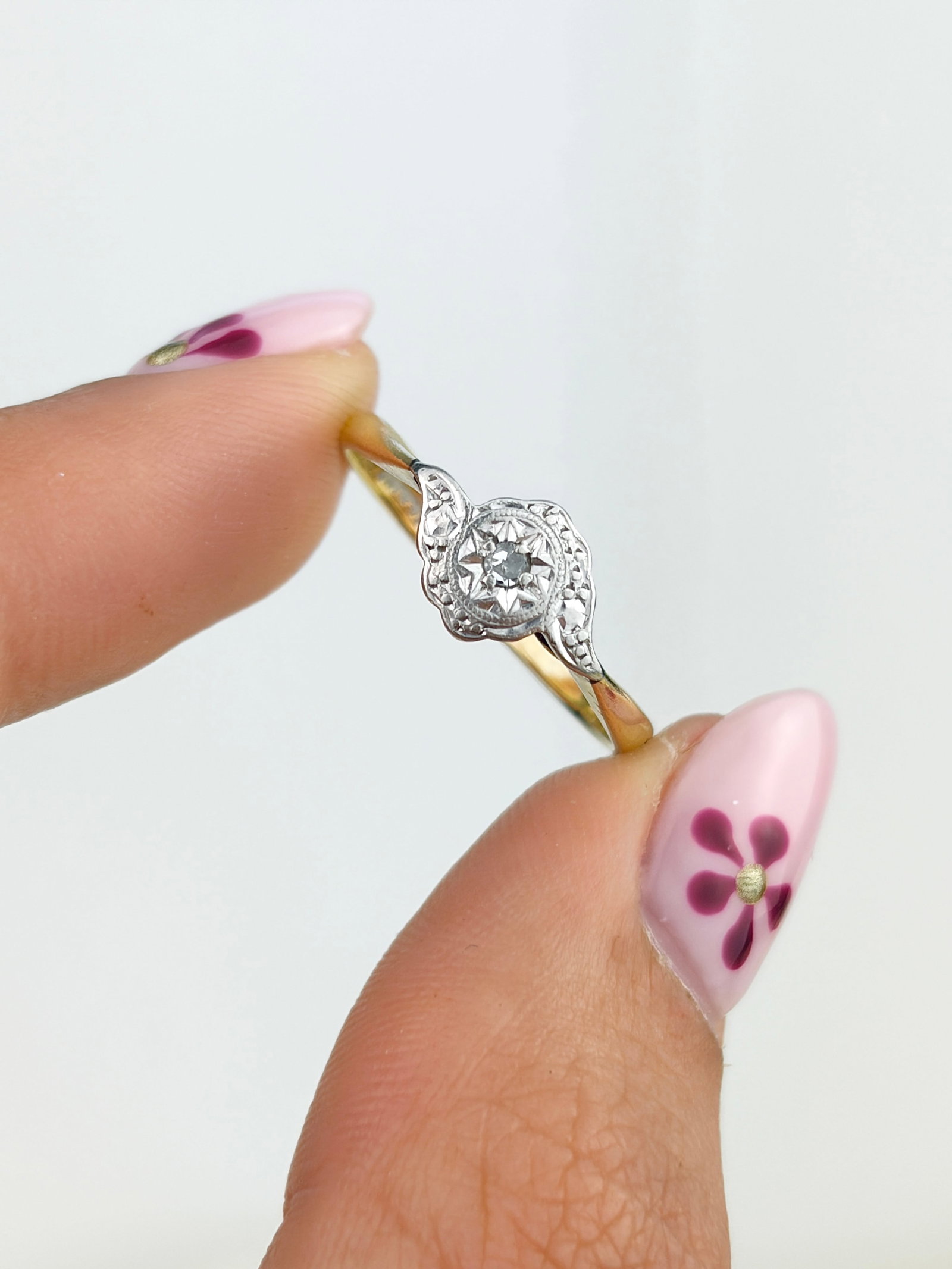 ANTIQUE ART DECO 18CT GOLD AND PLATINUM DIAMOND STAR SET RING - 5