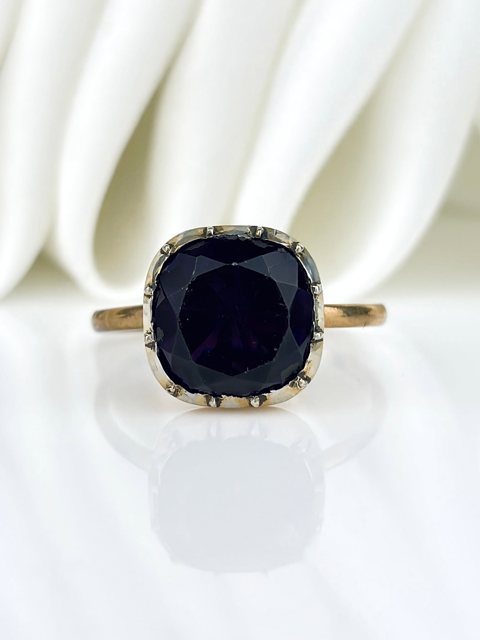 Antique Georgian Era 15ct Gold Purple Paste Closed Back Ring: Antique Georgian Era 15ct Gold Purple Paste Closed Back Ring Gorgeous deep purple stone!