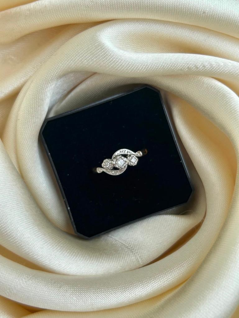 18ct Yellow Gold and Platinum Diamond 3 Stone Twist Ring - 2