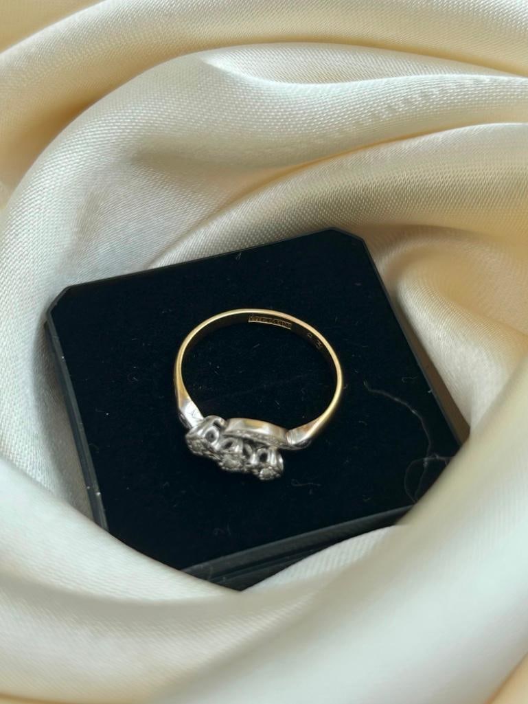 18ct Yellow Gold and Platinum Diamond 3 Stone Twist Ring - 5