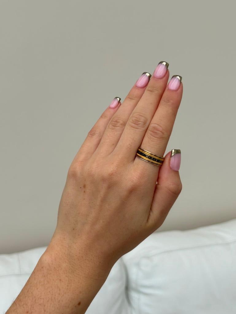 Wide Antique 18ct Yellow Gold Black Enamel Mourning Band Ring - 3