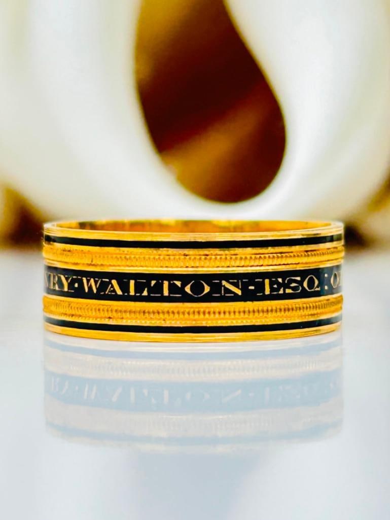 Wide Antique 18ct Yellow Gold Black Enamel Mourning Band Ring - 6