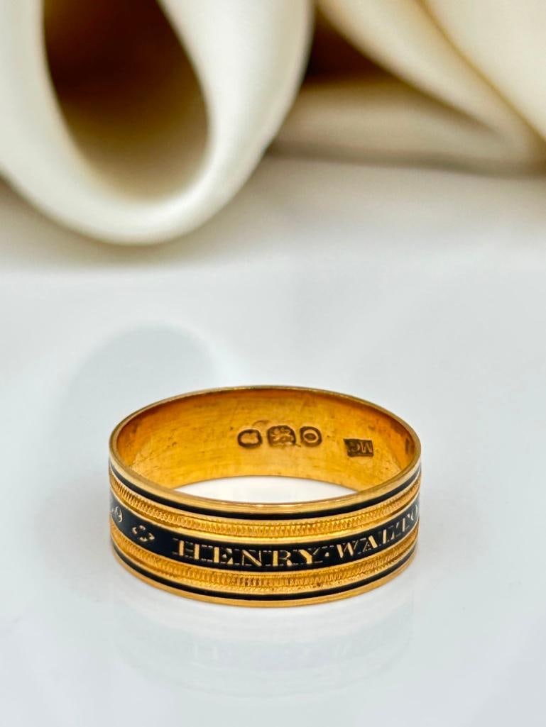 Wide Antique 18ct Yellow Gold Black Enamel Mourning Band Ring - 7