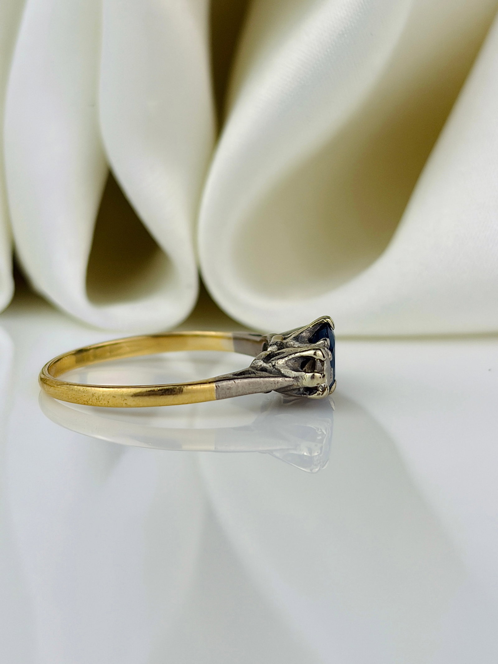 18ct yellow gold sapphire and diamond 3 stone ring - 2