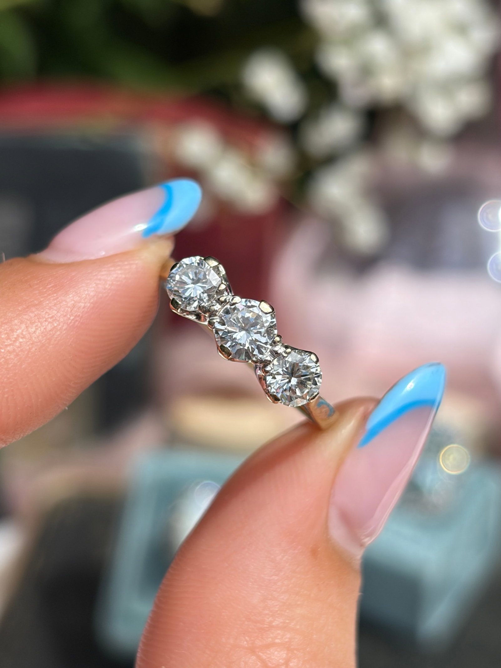 Chunky c.1981 18ct Yellow Gold And Platinum Diamond 3 Stone Ring Totalling Approx 1 Carat - 2