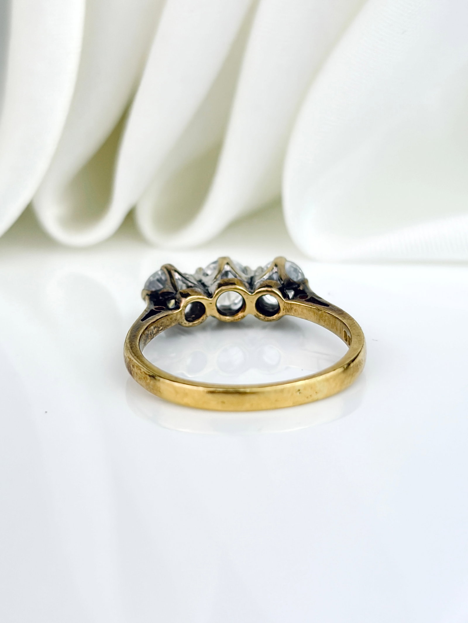 Chunky c.1981 18ct Yellow Gold And Platinum Diamond 3 Stone Ring Totalling Approx 1 Carat - 5