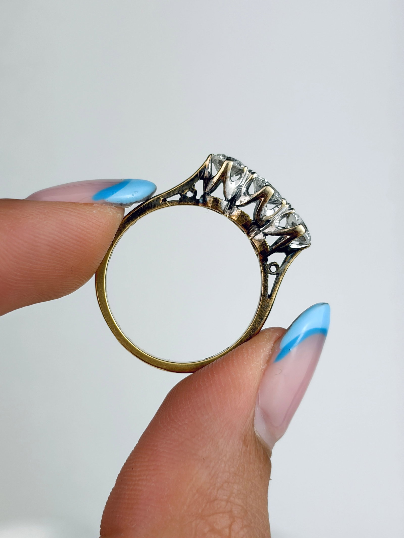 Chunky c.1981 18ct Yellow Gold And Platinum Diamond 3 Stone Ring Totalling Approx 1 Carat - 8