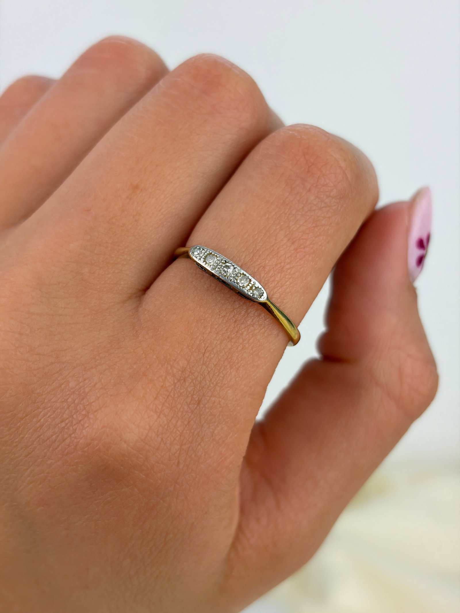 SWEET ANTIQUE ART DECO DIAMOND 5 STONE BOAT RING IN 18CT GOLD - 9