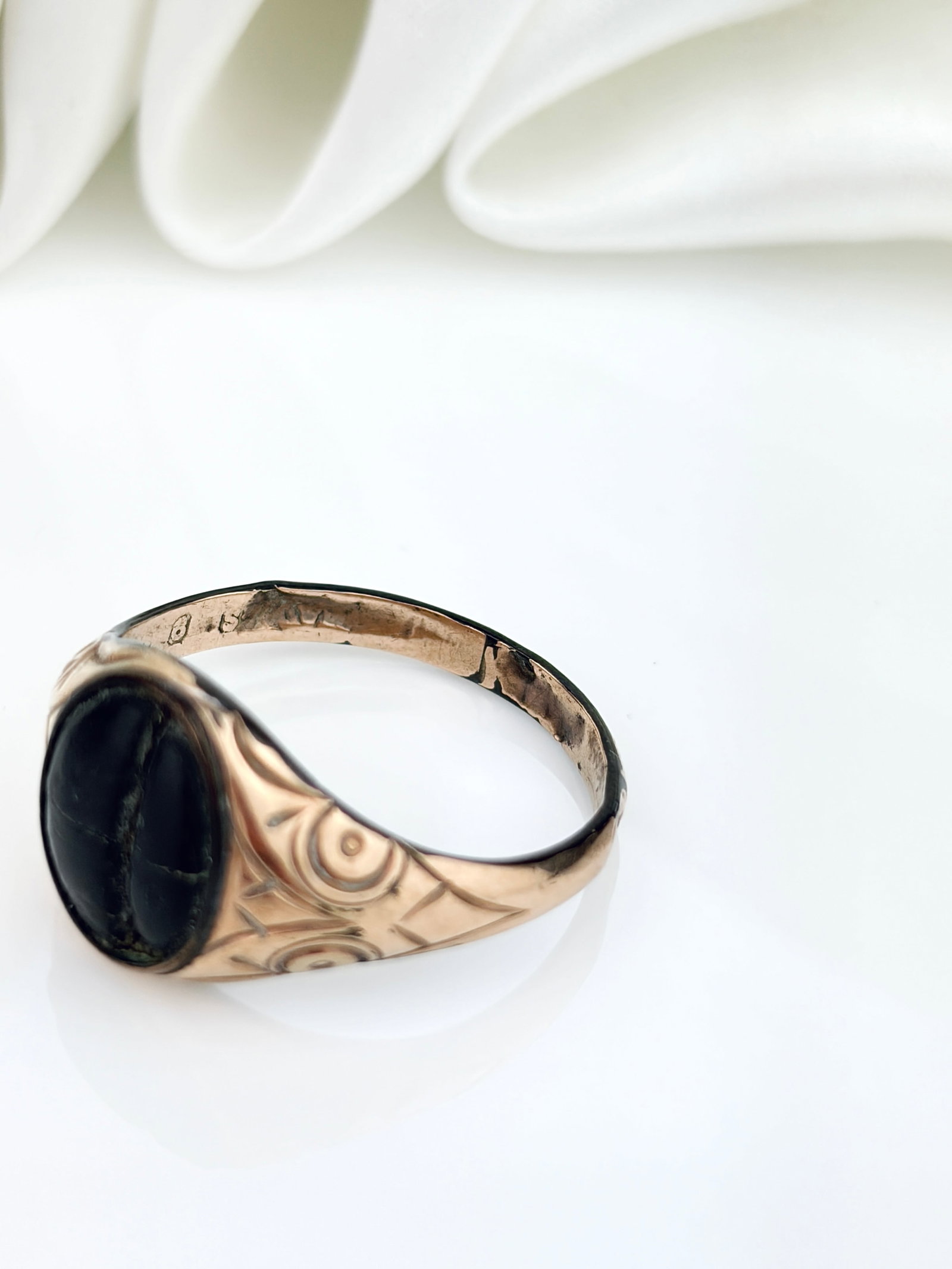 ANTIQUE ROLLED GOLD UNUSUAL BEAN SIGNET RING - 4