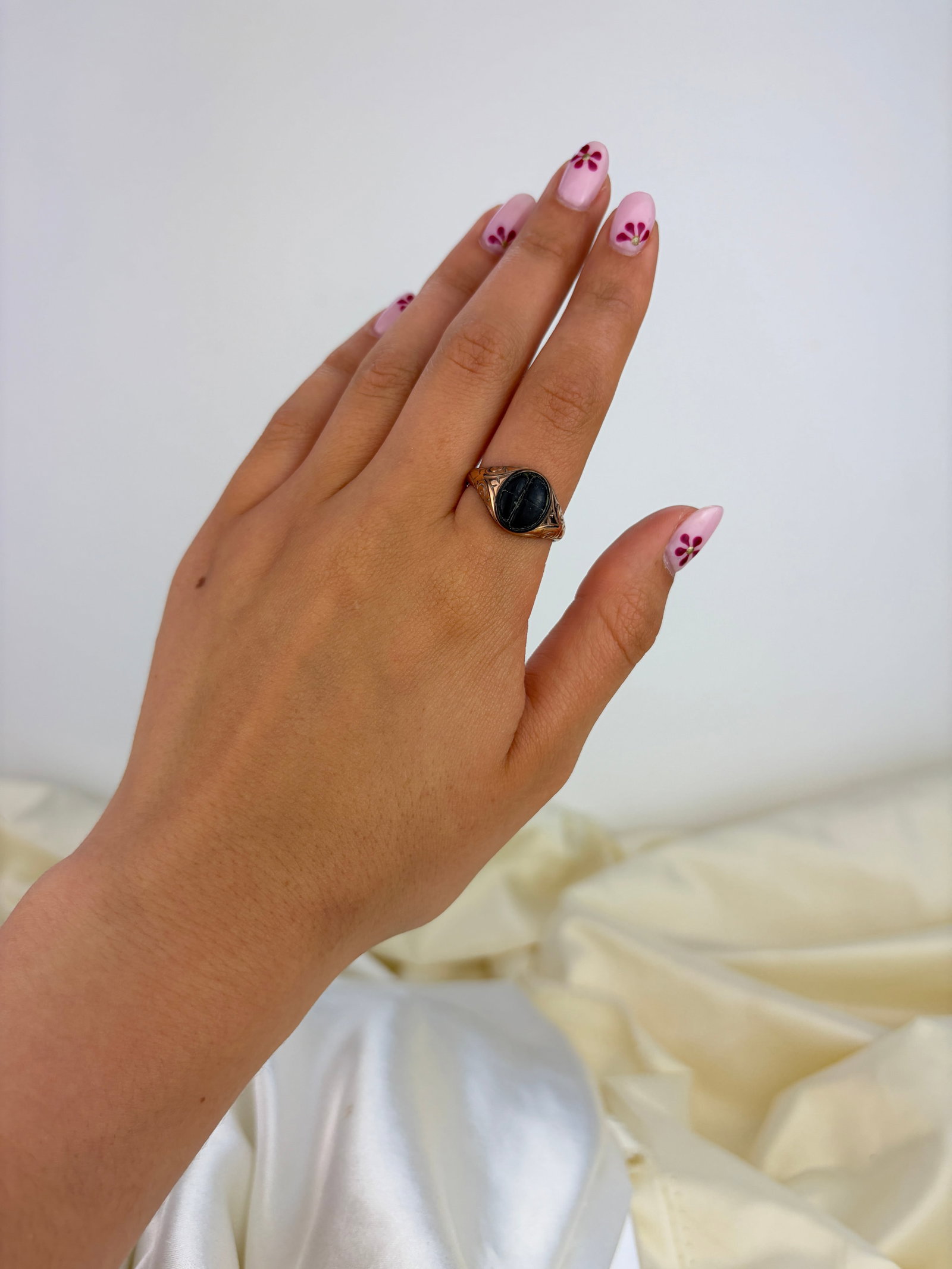 ANTIQUE ROLLED GOLD UNUSUAL BEAN SIGNET RING - 7
