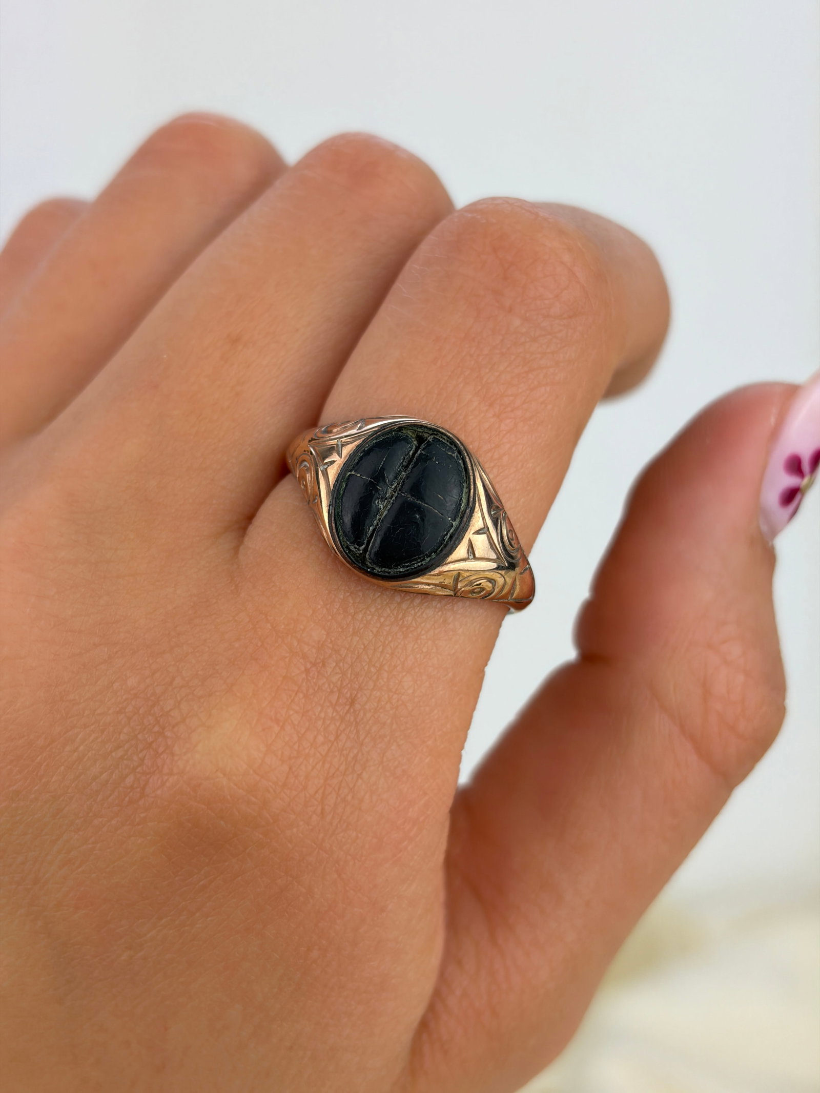 ANTIQUE ROLLED GOLD UNUSUAL BEAN SIGNET RING - 8