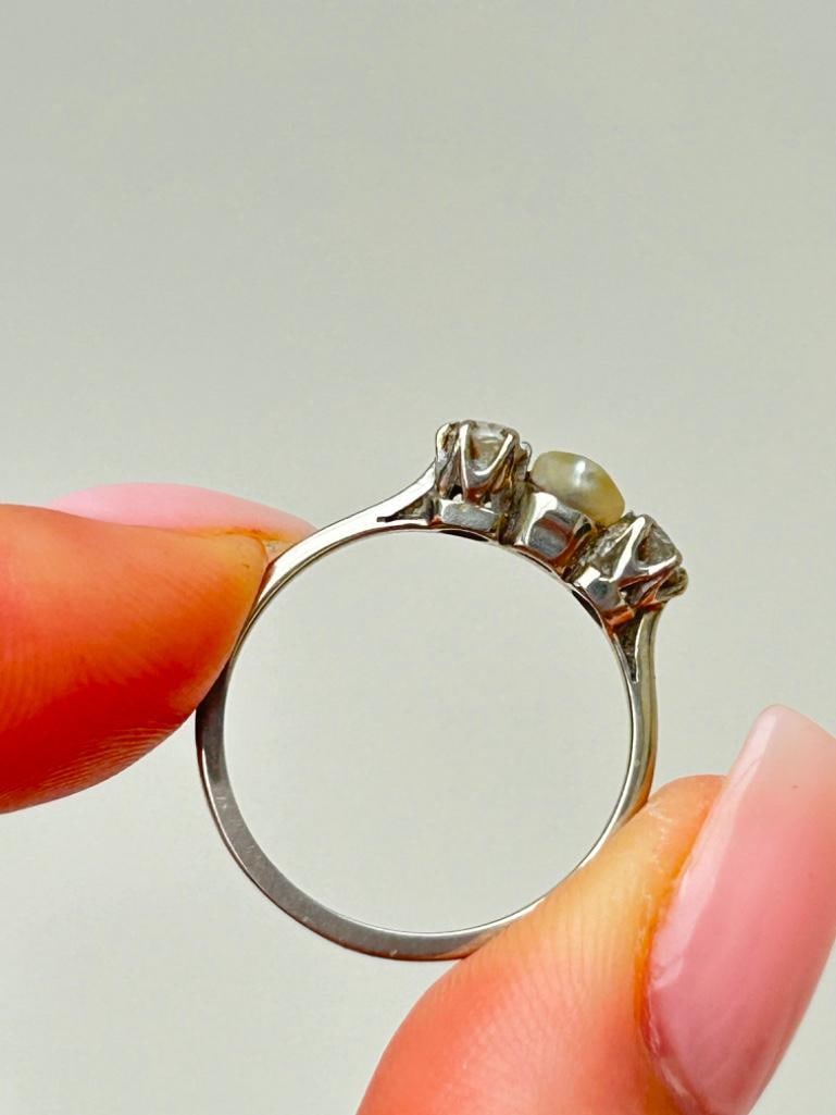 Antique White Gold Pearl and Diamond 3 Stone Ring - 3