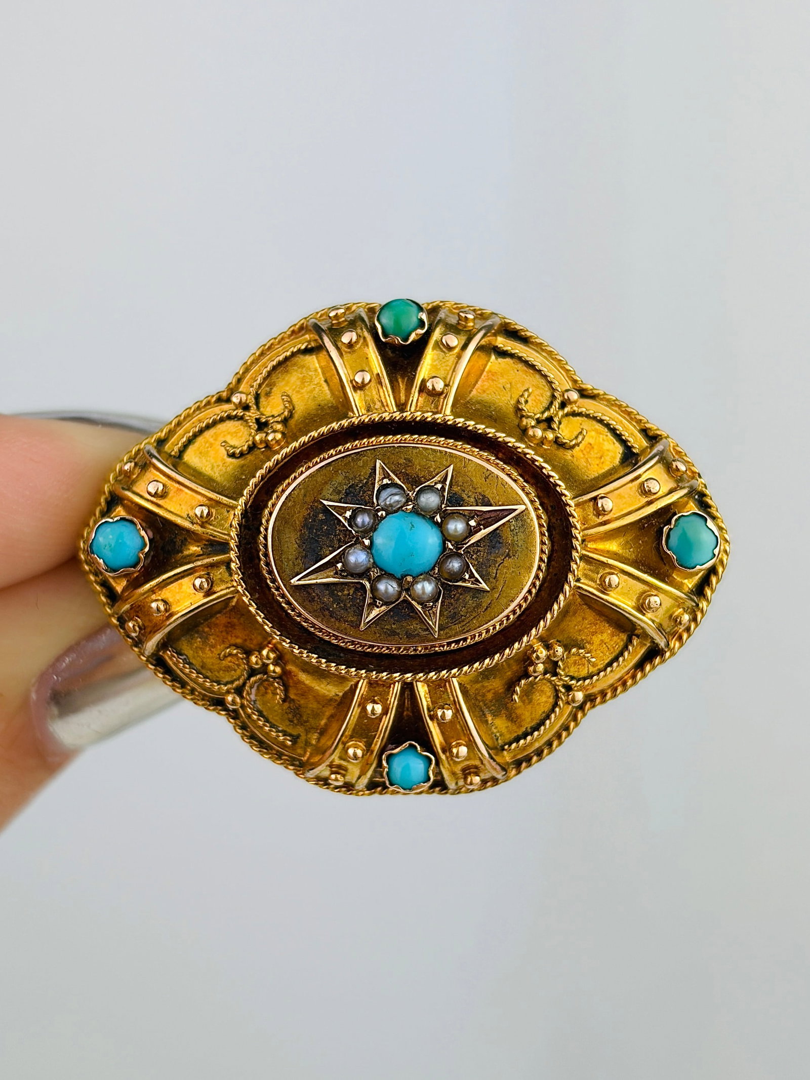Large Victorian Era 15ct Yellow Gold Turquoise and Pearl Star Brooch with Locket Back: Large Victorian Era 15ct Yellow Gold Turquoise and Pearl Star Brooch with Locket Back Wonderfully detailed brooch!