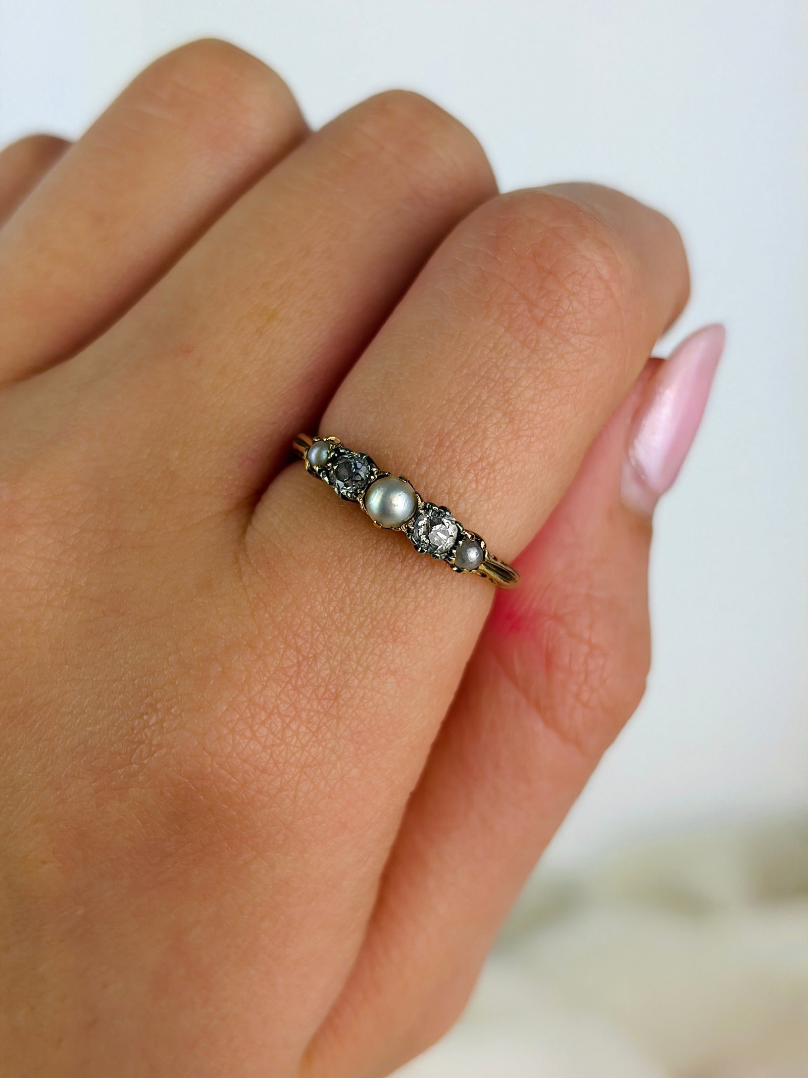 chunky antique 18ct yellow gold pearl and diamond 5 stone ring - 9