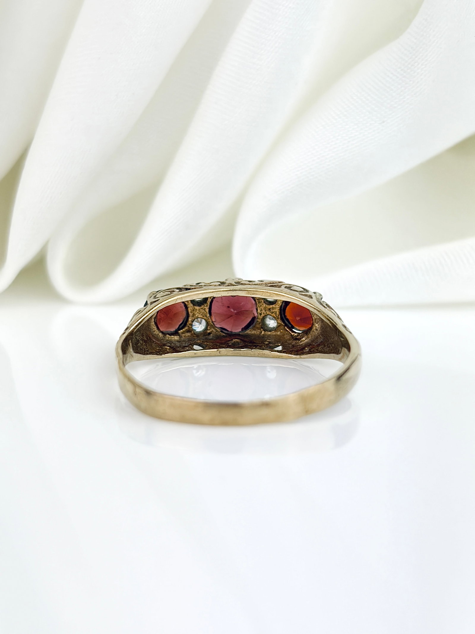 Vintage 9ct Yellow Gold Garnet and White Stone 5 Stone Ring - 3