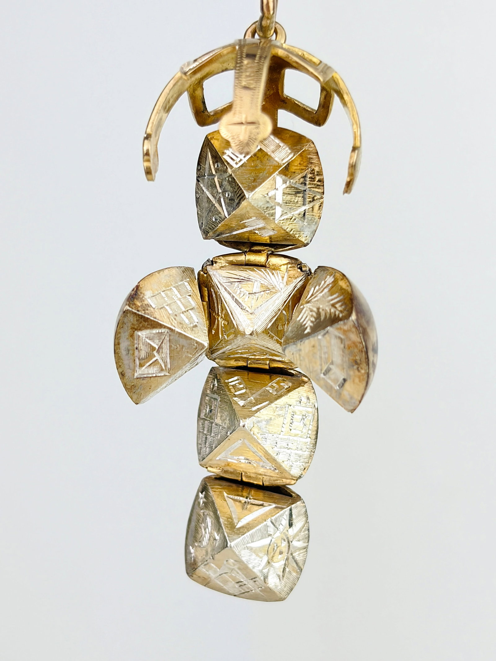 9ct Gold and Silver Masonic Ball/Cross Opening Pendant - 2