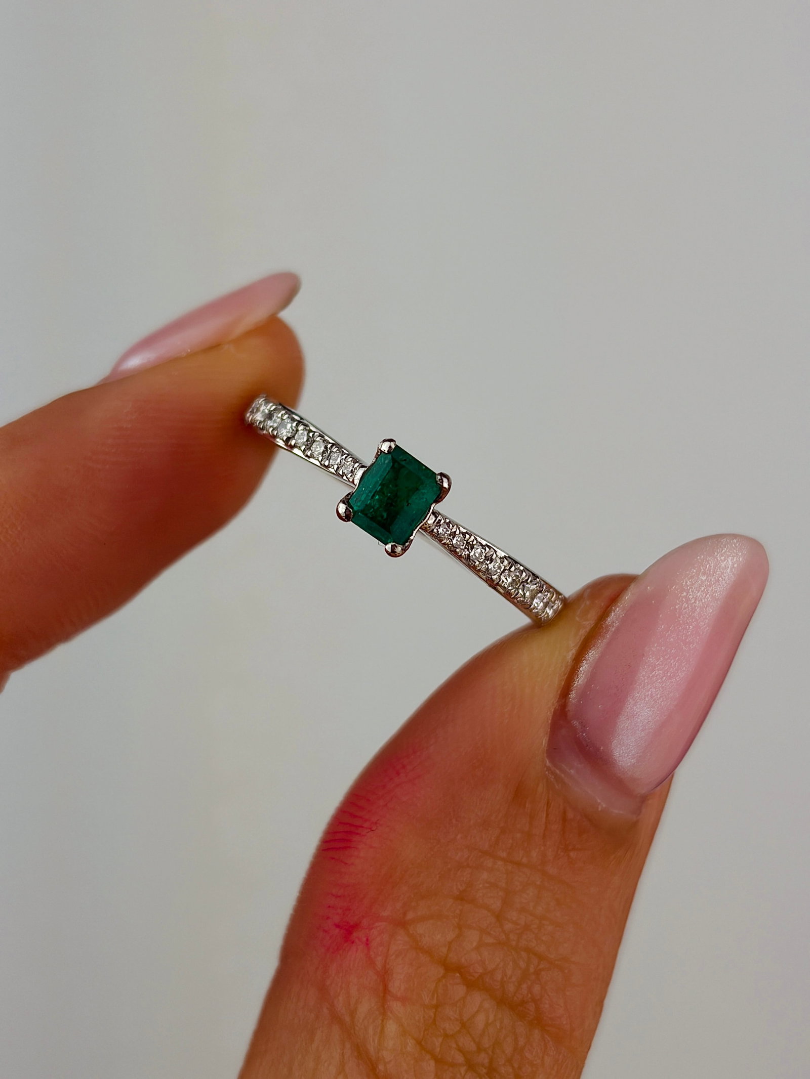 vintage emerald and diamond platinum solitaire ring - 5