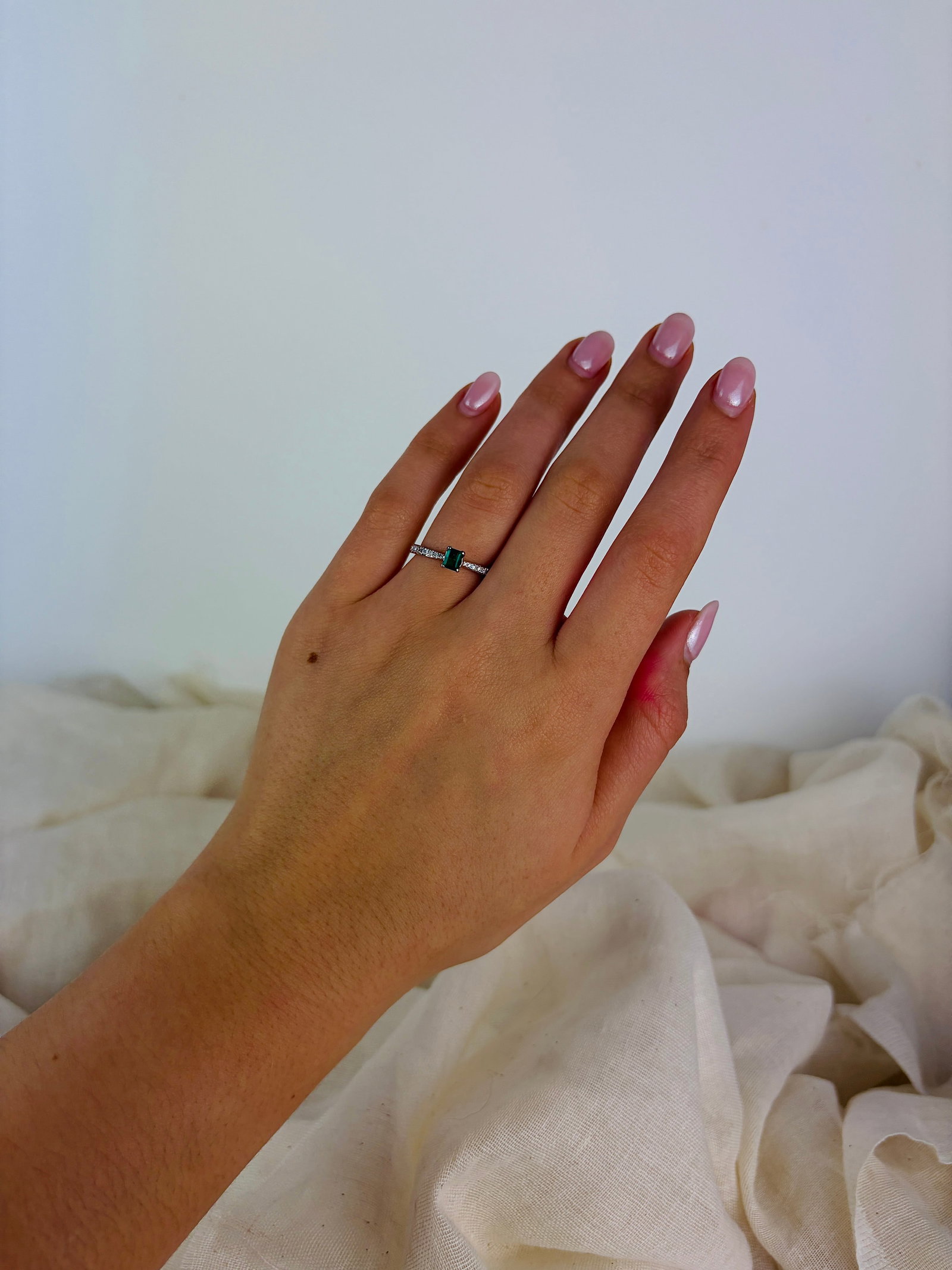 vintage emerald and diamond platinum solitaire ring - 9