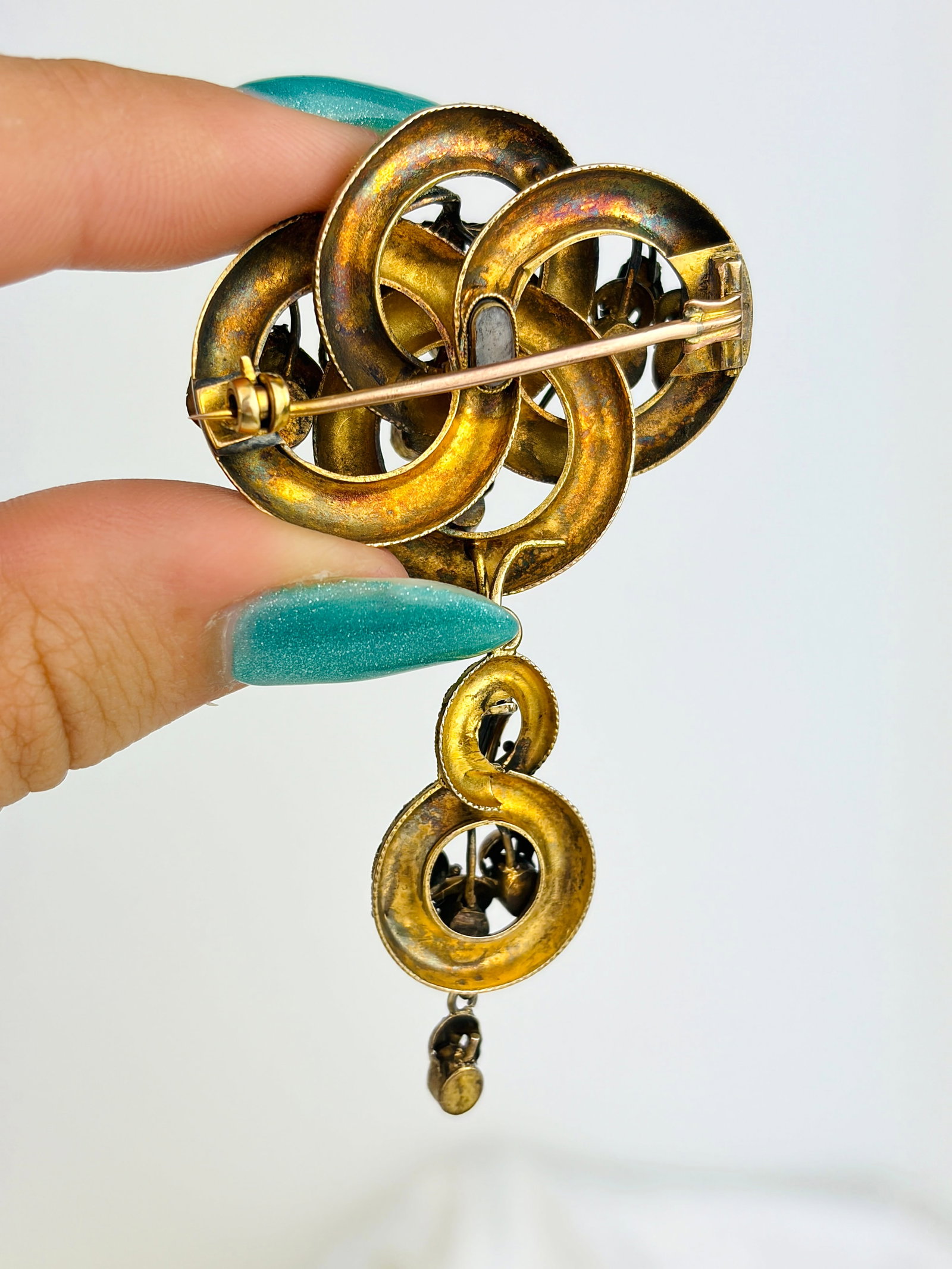 Antique Boxed Victorian Amethyst and Chrysoberyl Brooch and Earrings Suite in Gold - 7