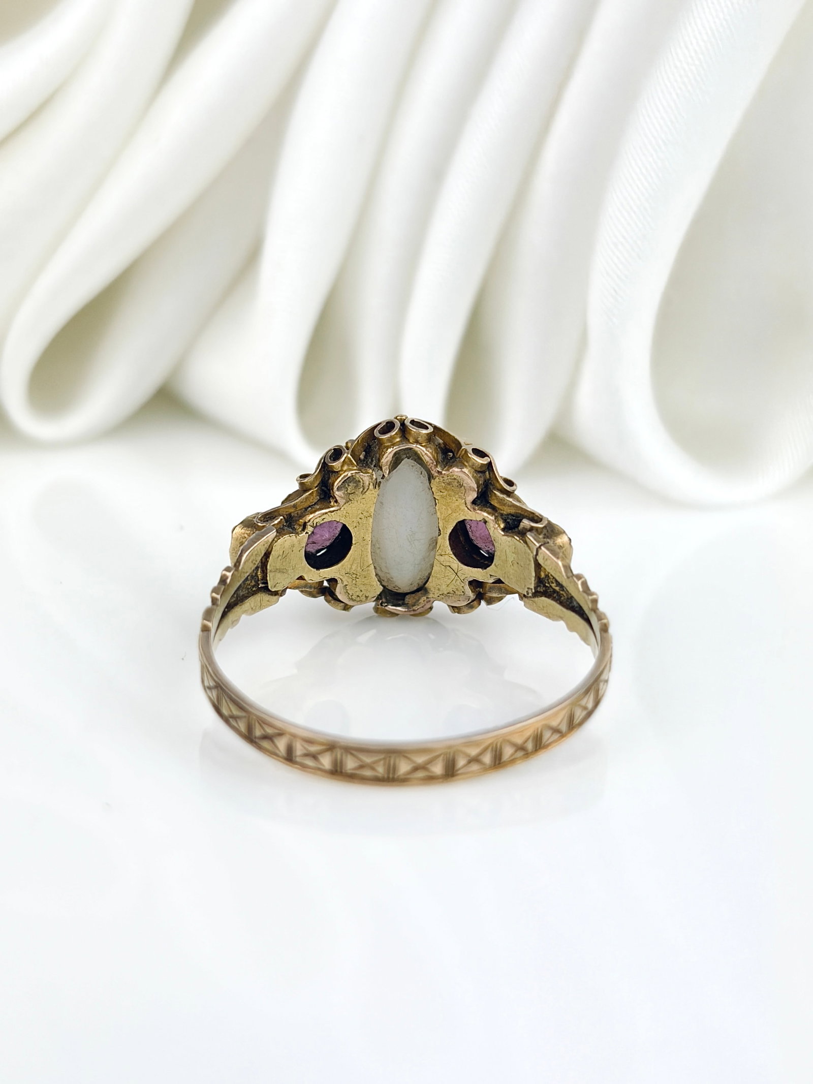 Antique c.1873 15ct Yellow Gold Opal, Amethyst and Emerald Ring - 3