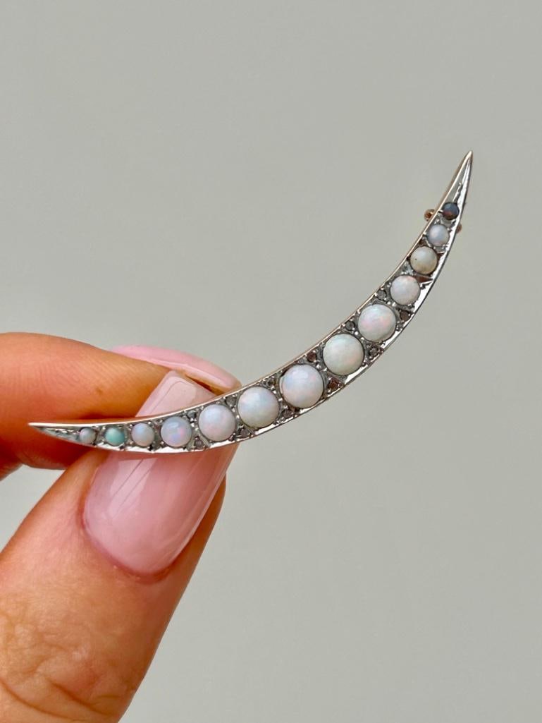 Opal and Diamond Crescent Brooch in 9ct Gold - 3