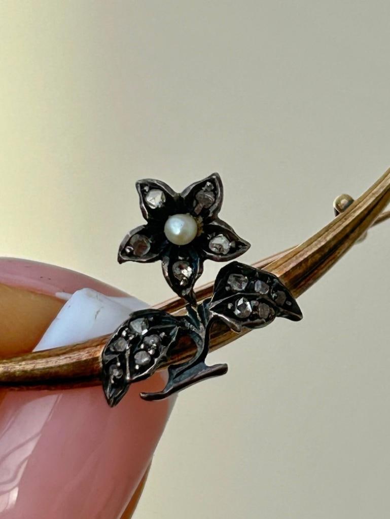 Antique Rose Cut Diamond and Pearl Flower Gold Crescent Brooch: Antique Rose Cut Diamond and Pearl Flower Gold Crescent Brooch charming and delightful brooch measurements size 45mm x 14mm weight 2.03g materials gold