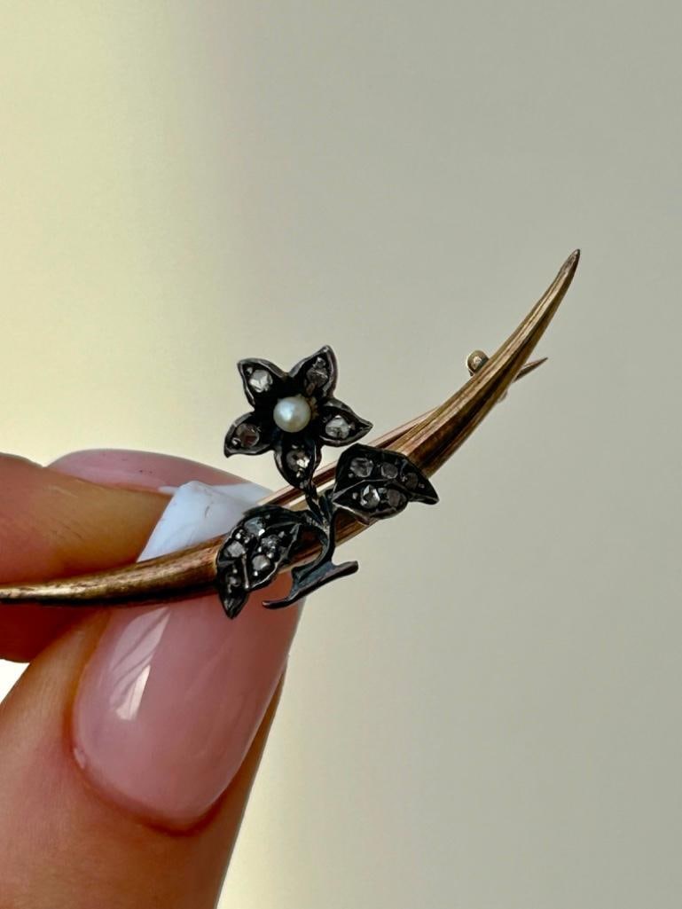 Antique Rose Cut Diamond and Pearl Flower Gold Crescent Brooch - 3