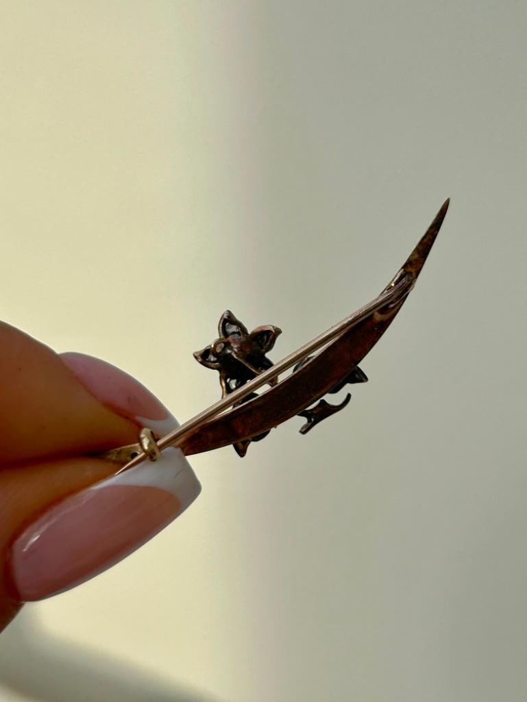 Antique Rose Cut Diamond and Pearl Flower Gold Crescent Brooch - 4