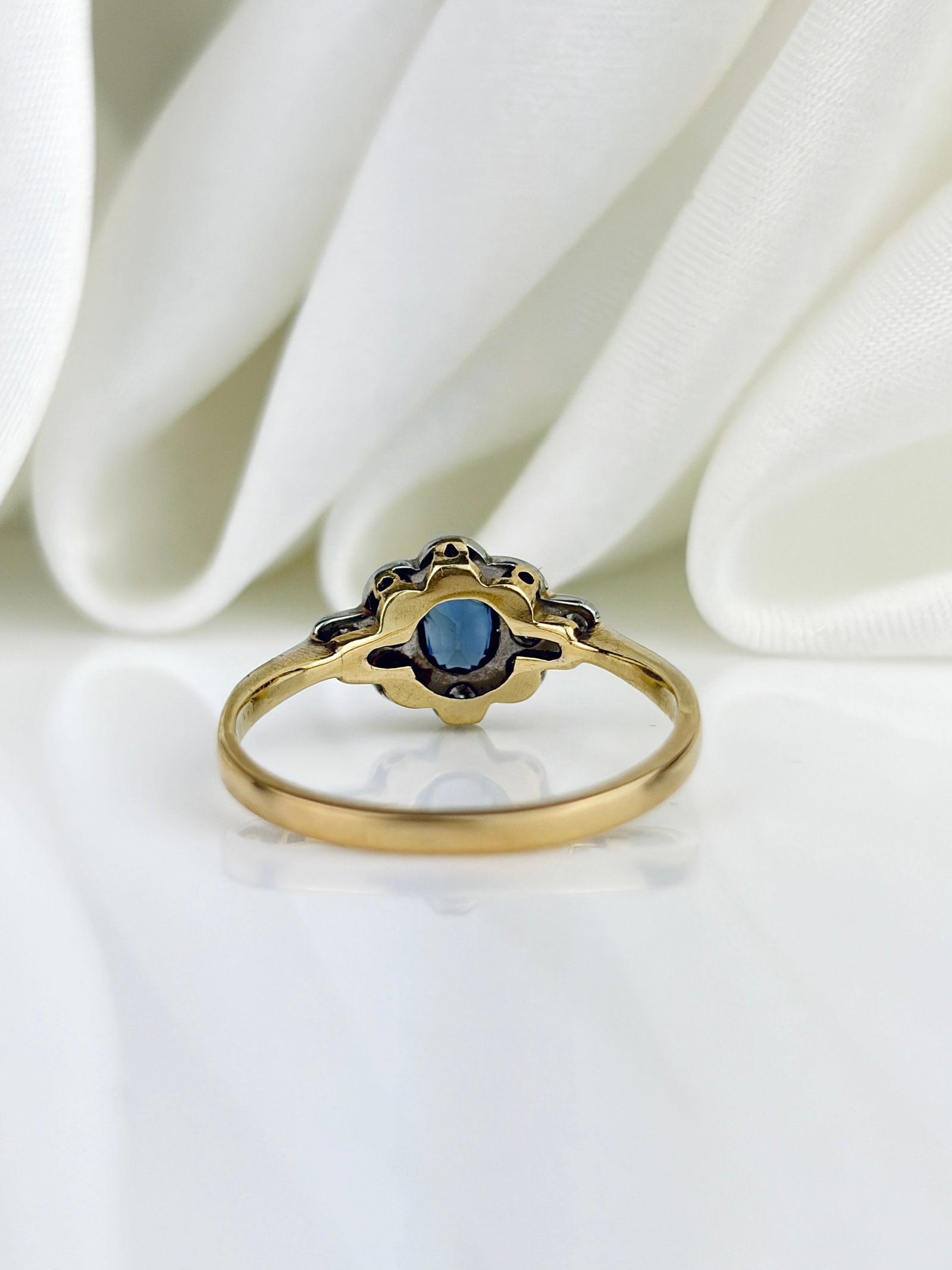 Antique Art Deco Era Sapphire and Diamond Ring in 18ct Gold and Platinum - 3