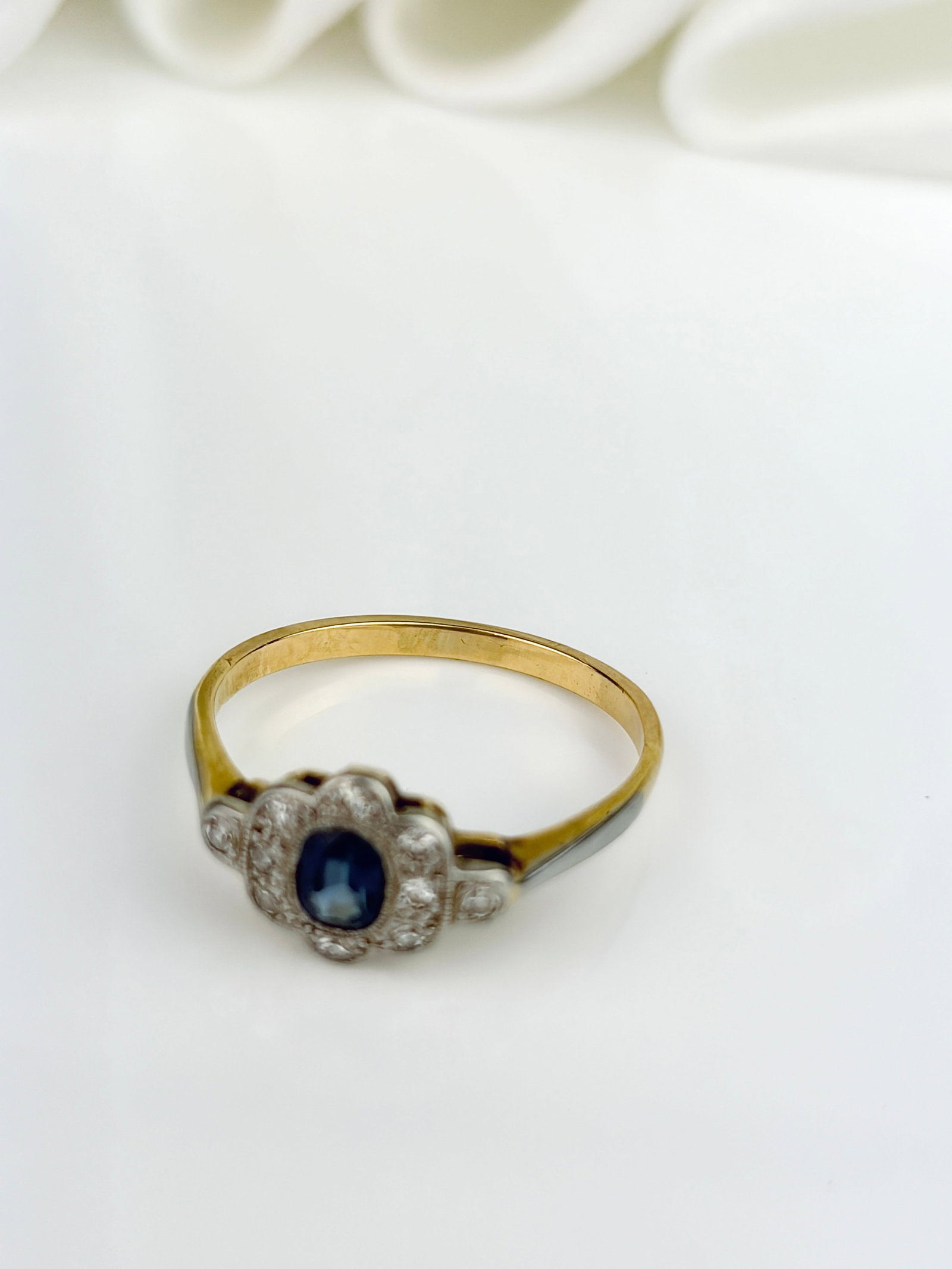 Antique Art Deco Era Sapphire and Diamond Ring in 18ct Gold and Platinum - 4