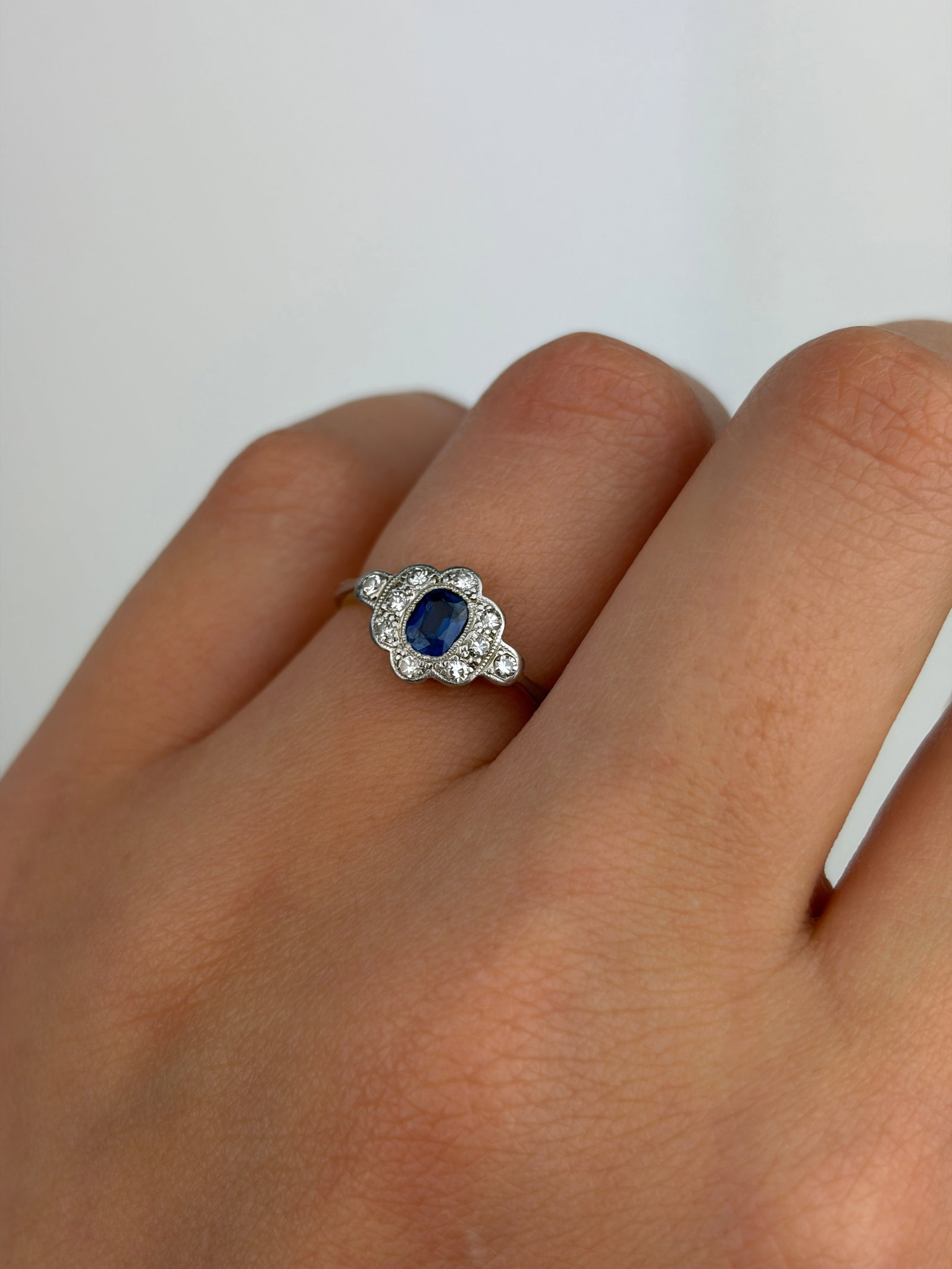 Antique Art Deco Era Sapphire and Diamond Ring in 18ct Gold and Platinum - 8