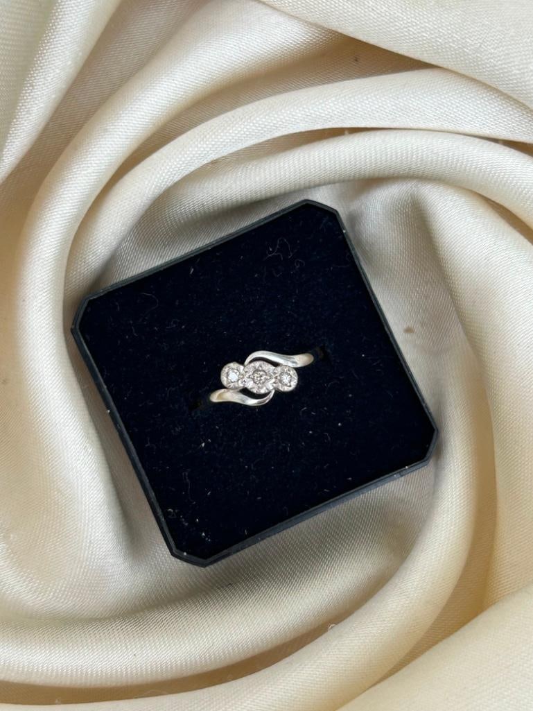Antique Art Deco Era 18ct Yellow Gold Diamond 3 Stone Twist Ring - 6