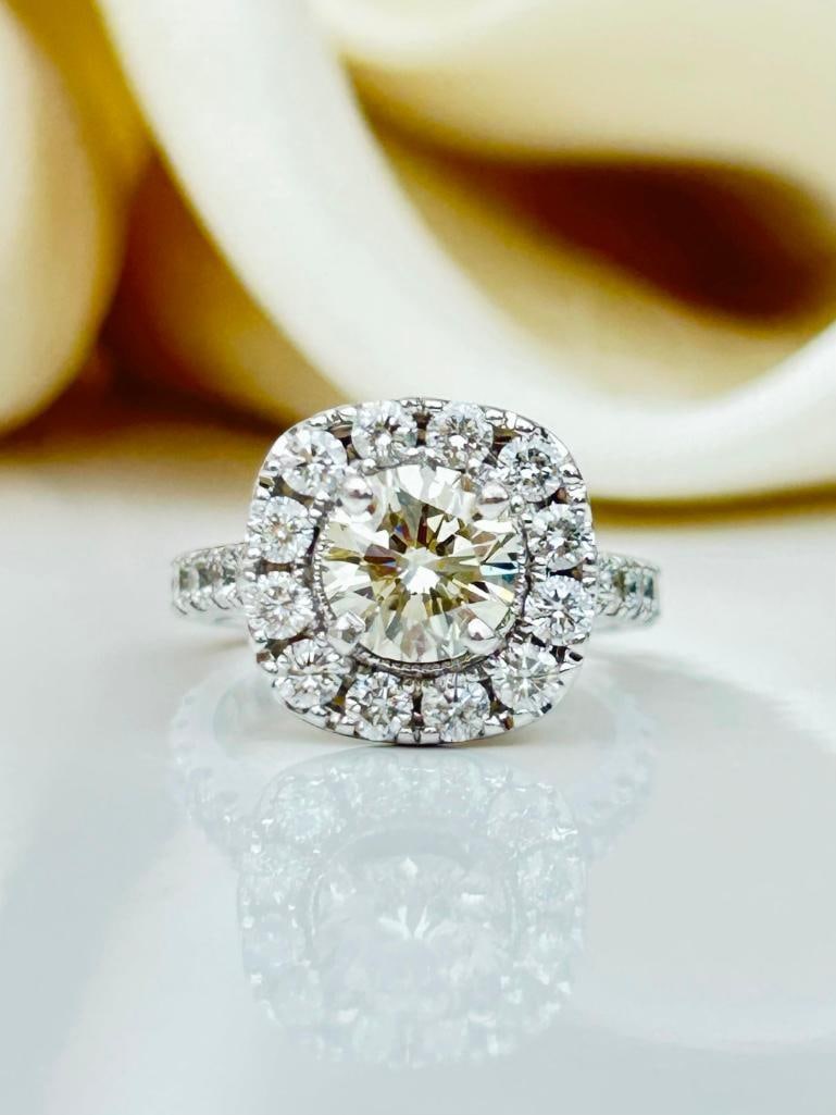 *Wonderful 14k White Gold Diamond Halo Ring (1 of 17)