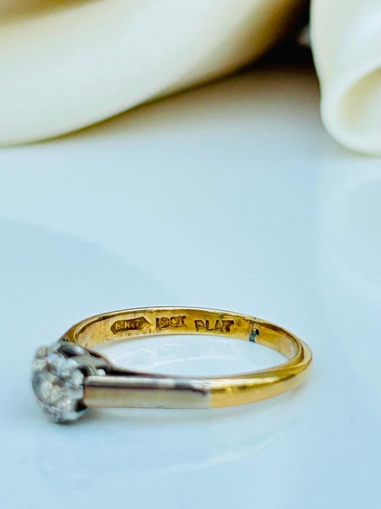 Chunky 18ct Yellow Gold Diamond Solitaire Ring - 8