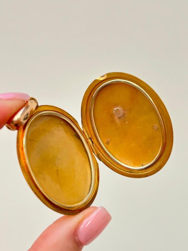 Heavy Antique 15ct Yellow Gold Locket Pendant - 2