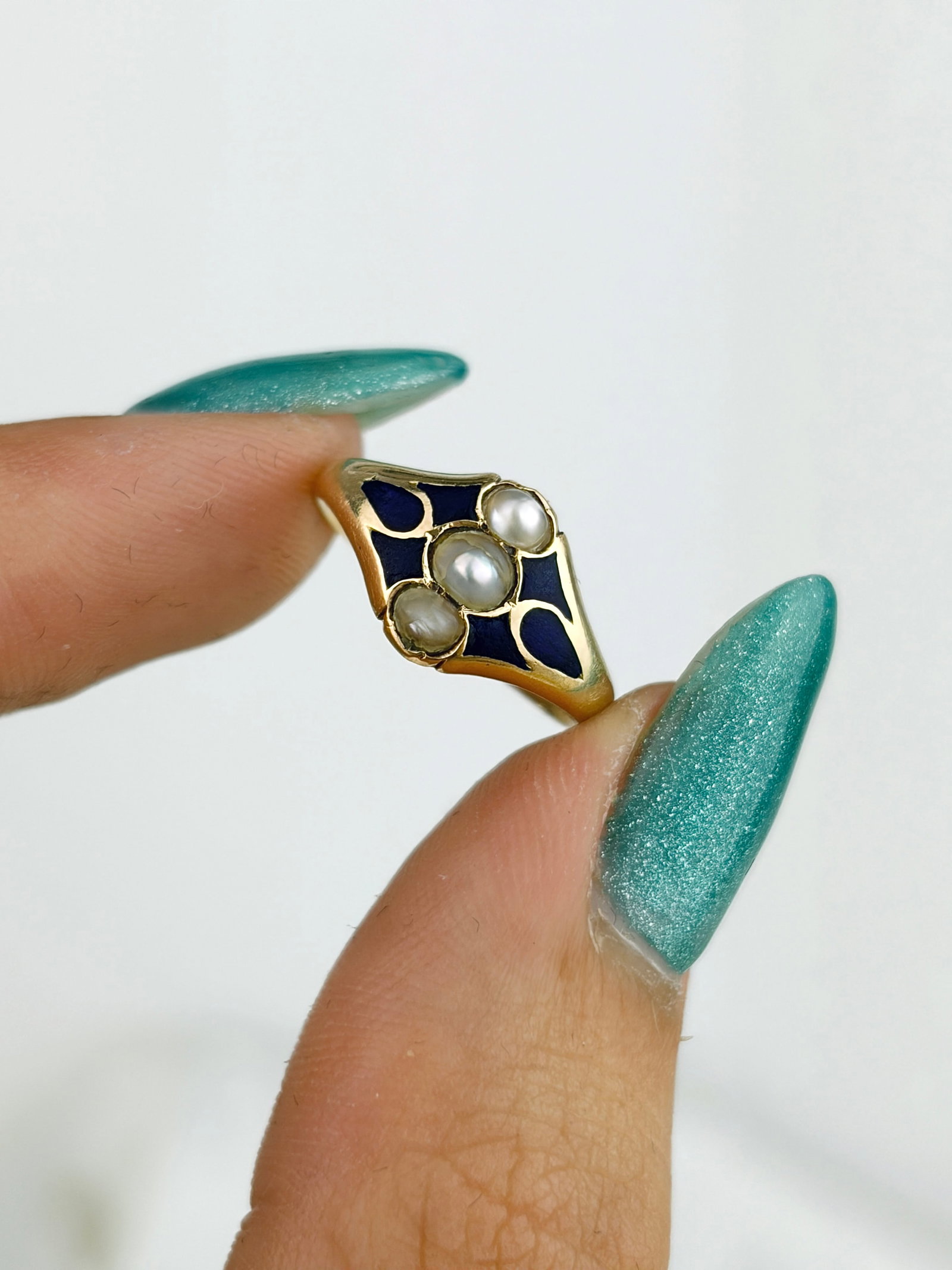 Antique 18ct Yellow Gold Pearl and Blue Enamel Three Stone Ring - 5