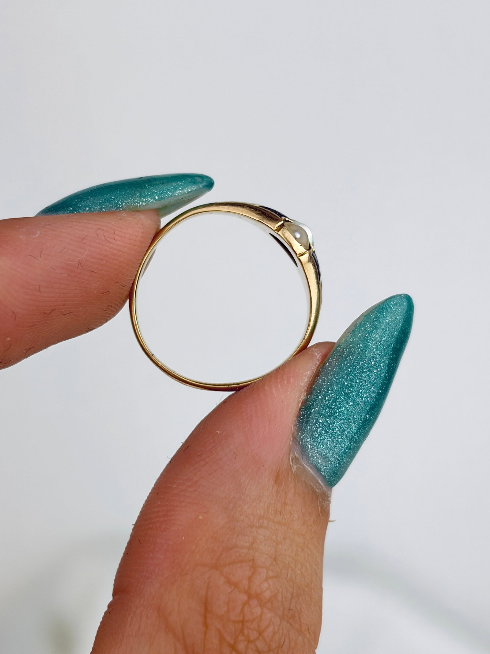 Antique 18ct Yellow Gold Pearl and Blue Enamel Three Stone Ring - 6
